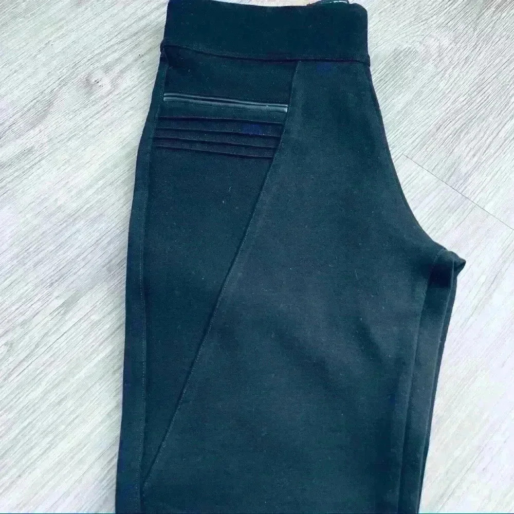 LA CARTE  BLACK STRETCH LEGGINS SIZE SMALL SUPERIOR QUALITY